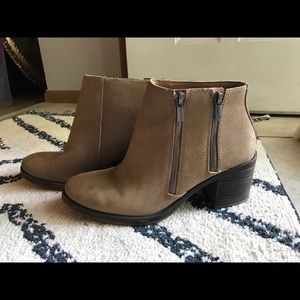 Worn twice! Lovely leather Lucky Brand booties.